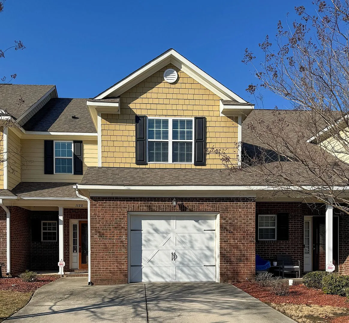 Lovely 3 Bed 2.5 Bath Home with Community Amenities — Photo 1
