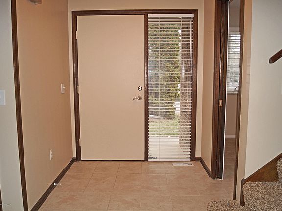 2nd image of 1427 Coventry Close St