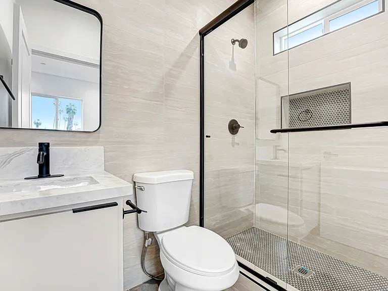 5348 Oakland St — Photo 9