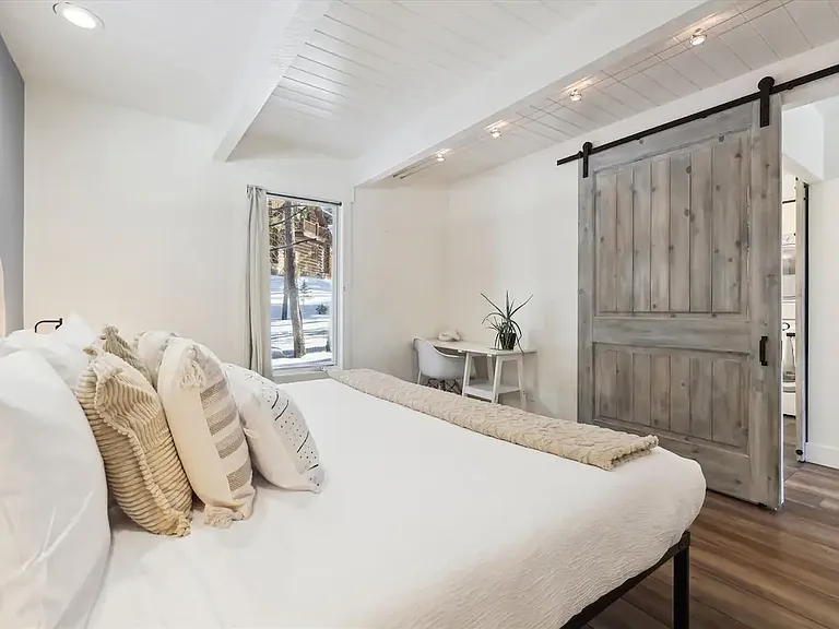 71 Regal Cir — Photo 10
