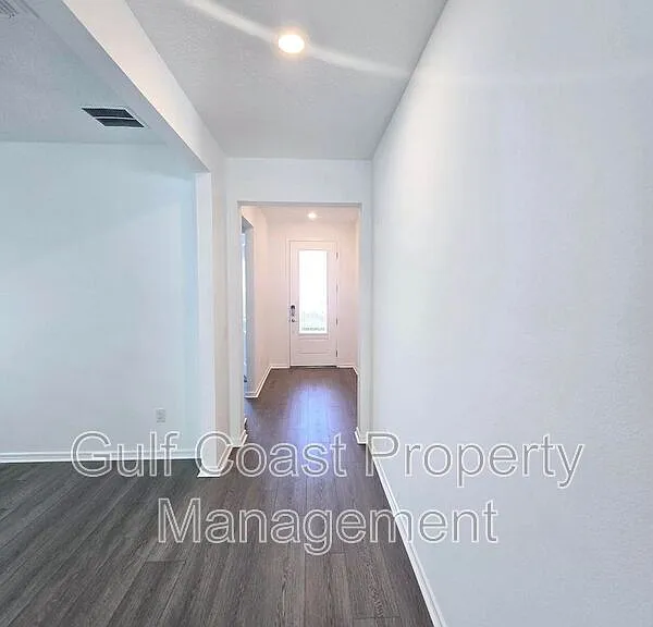 11224 Shoreline Trl — Photo 2