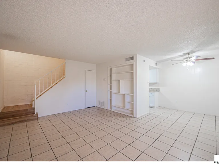 5040 N 40th Ave — Photo 3