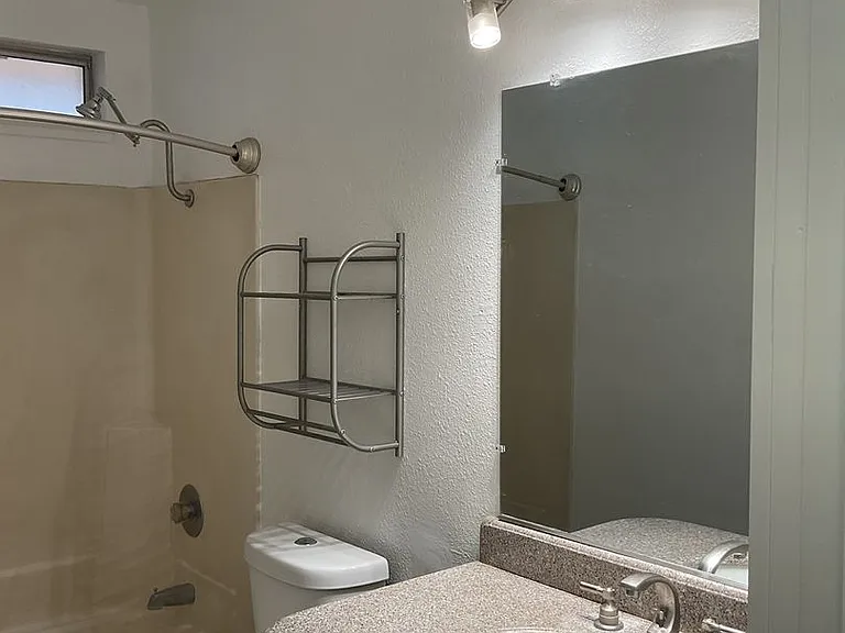 1068 Lupin Ave — Photo 11