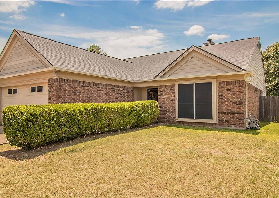 1st image of 2705 Creekwood Ln