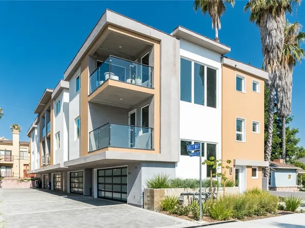 11809 Holly Way Pl, Valley Village, CA 91607