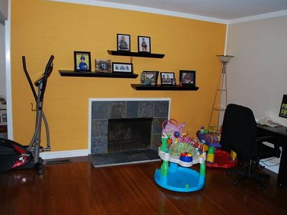 Living Room w/ Fireplace