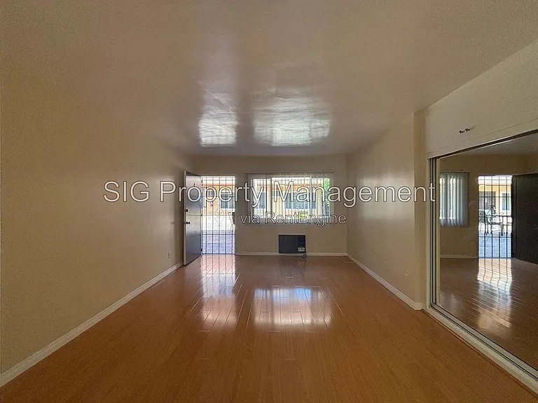 526 E Windsor Rd #4 — Photo 3