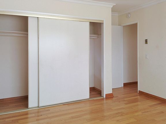5th image of 230 Bicknell Ave #204