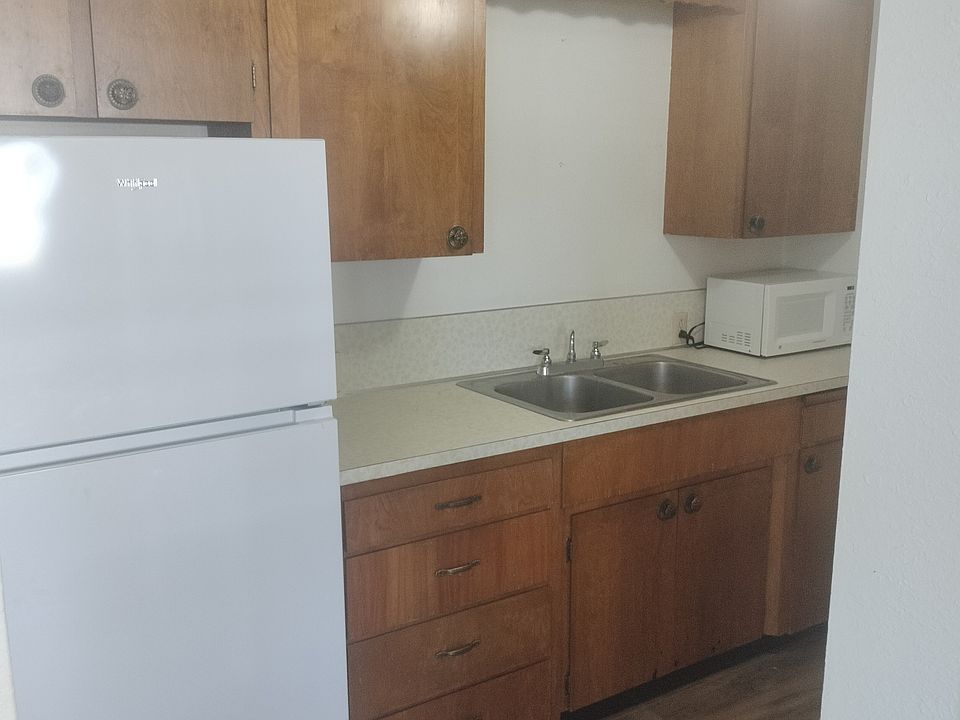 1st image of 419 SW Paiute St #C
