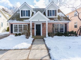 331 E Scranton Ave, Lake Bluff, IL