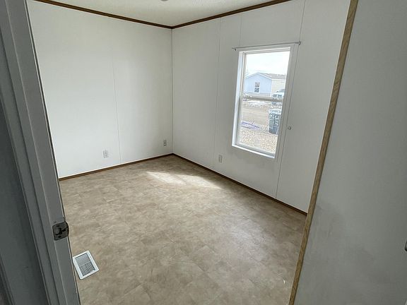 3rd image of 514 35th Ave NW
