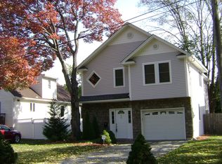 46 Maple Ave, Bloomingdale, NJ 07403