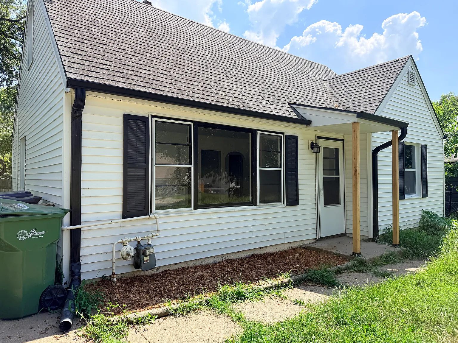 4 bed, 1196 sqft, $2,100 — Photo 3