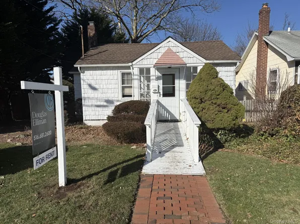 143 East Ave, Hicksville, NY 11801