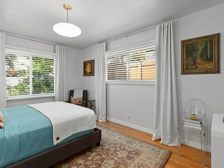 2030 N Altadena Dr — Photo 25