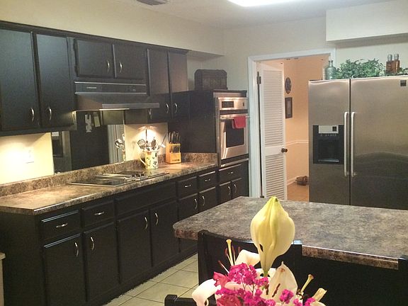 4th image of 927 Pheasant Hollow Dr