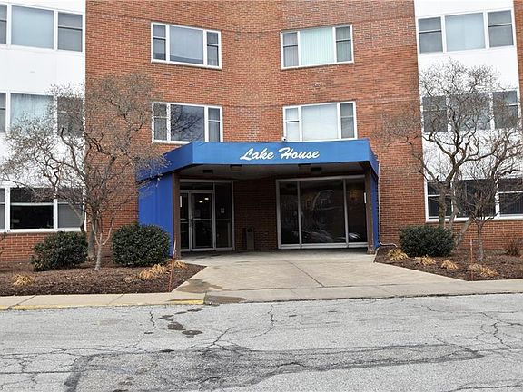 2nd image of 11850 Edgewater Dr APT 122