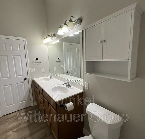 2621 Greystone Estates Pkwy — Photo 32