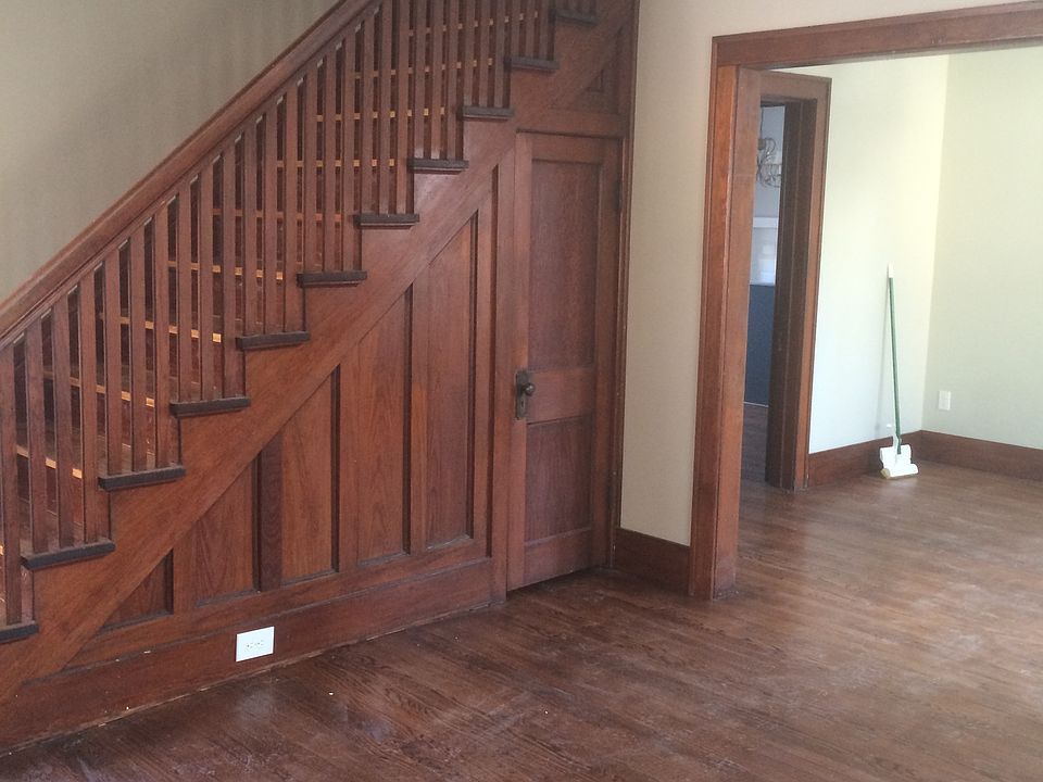 2nd image of 1040 N Mill St