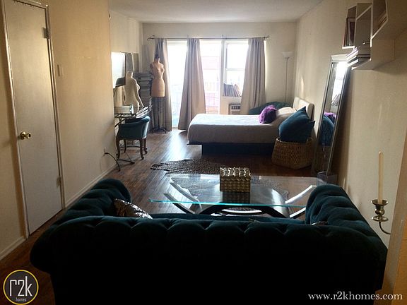 2nd image of 2627 28th St #3B