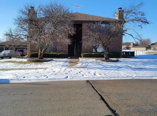 989 W Kane St, South Elgin, IL 60177