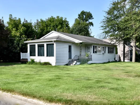 173 S Washington Dr, Pennsville, NJ 08070