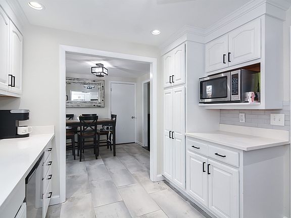 5th image of 56 Nancy Ave