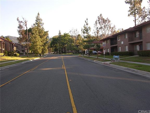 4th image of 1515 Border Ave APT F