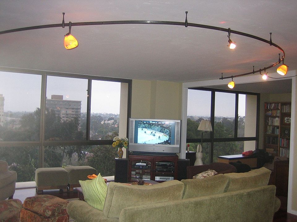 livingroom with view to the north