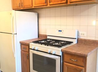 5423 N Winthrop Ave APT 200, Chicago, IL 60640