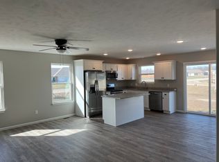583 Goodman Dr, Bolivar, MO 65613