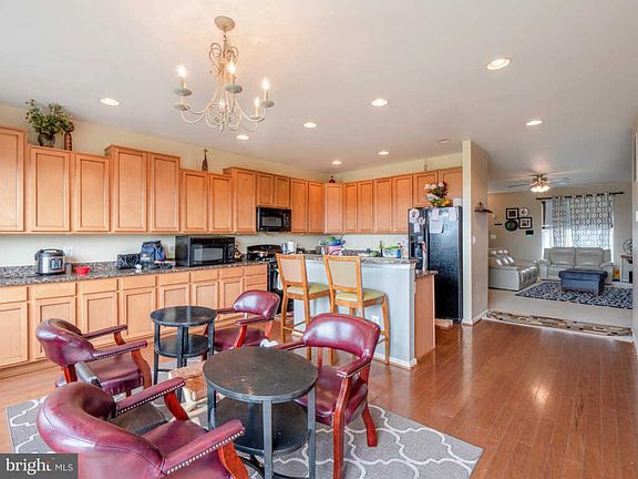 3rd image of 9219 Alvyn Lake Cir
