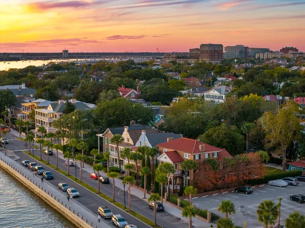 14 1/2 Murray Blvd, Charleston, SC 29401