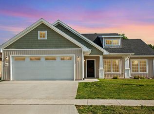120 3rd Ave NW, Waverly, IA 50677