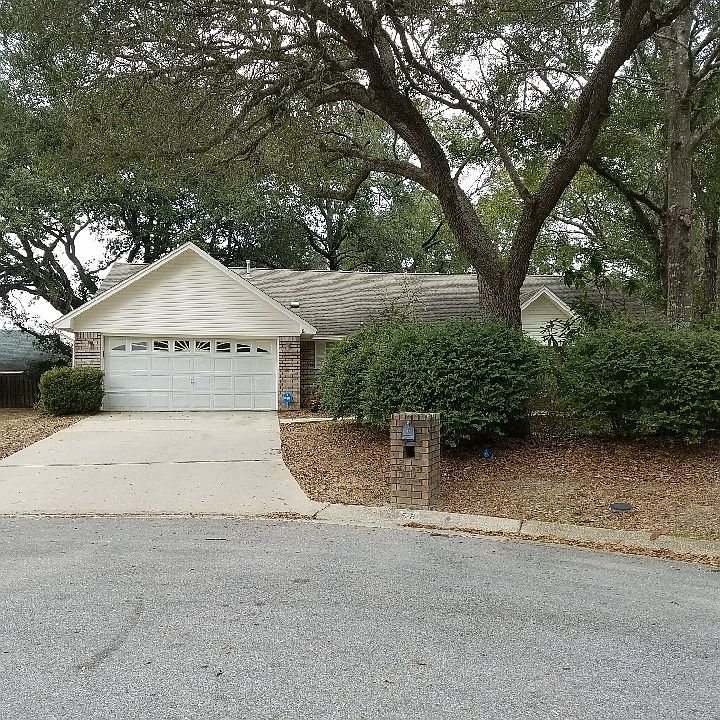1st image of 58 Narrow Ln