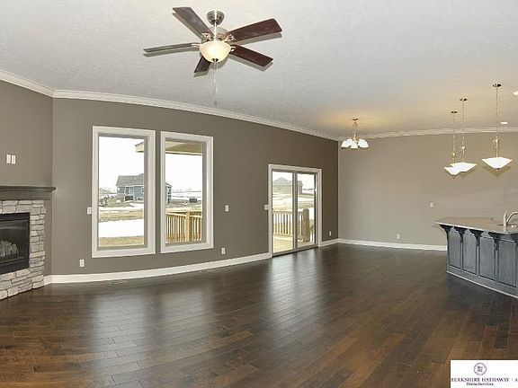 3rd image of 20516 Boyd St