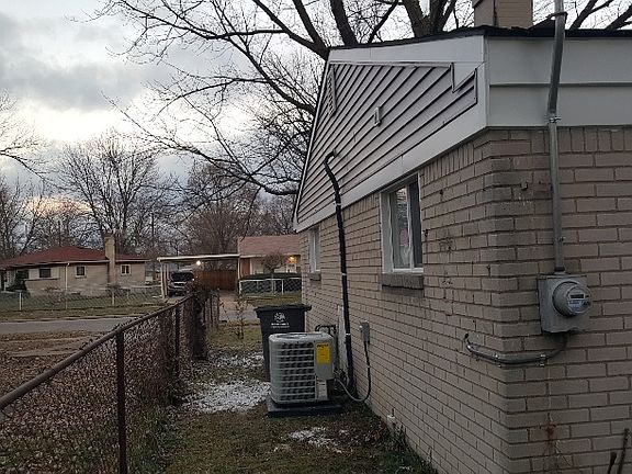 3rd image of 1814 Carol Ann Ave