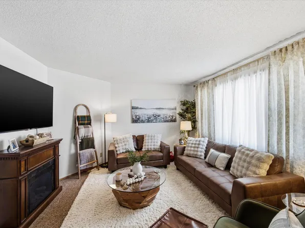 414 Upland Ave NW, Elk River, MN 55330