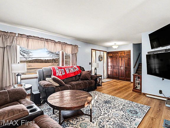 5th image of 656 Wadhams Rd