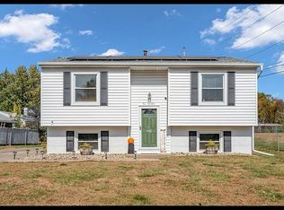 217 17th Ave W, Milan, IL 61264