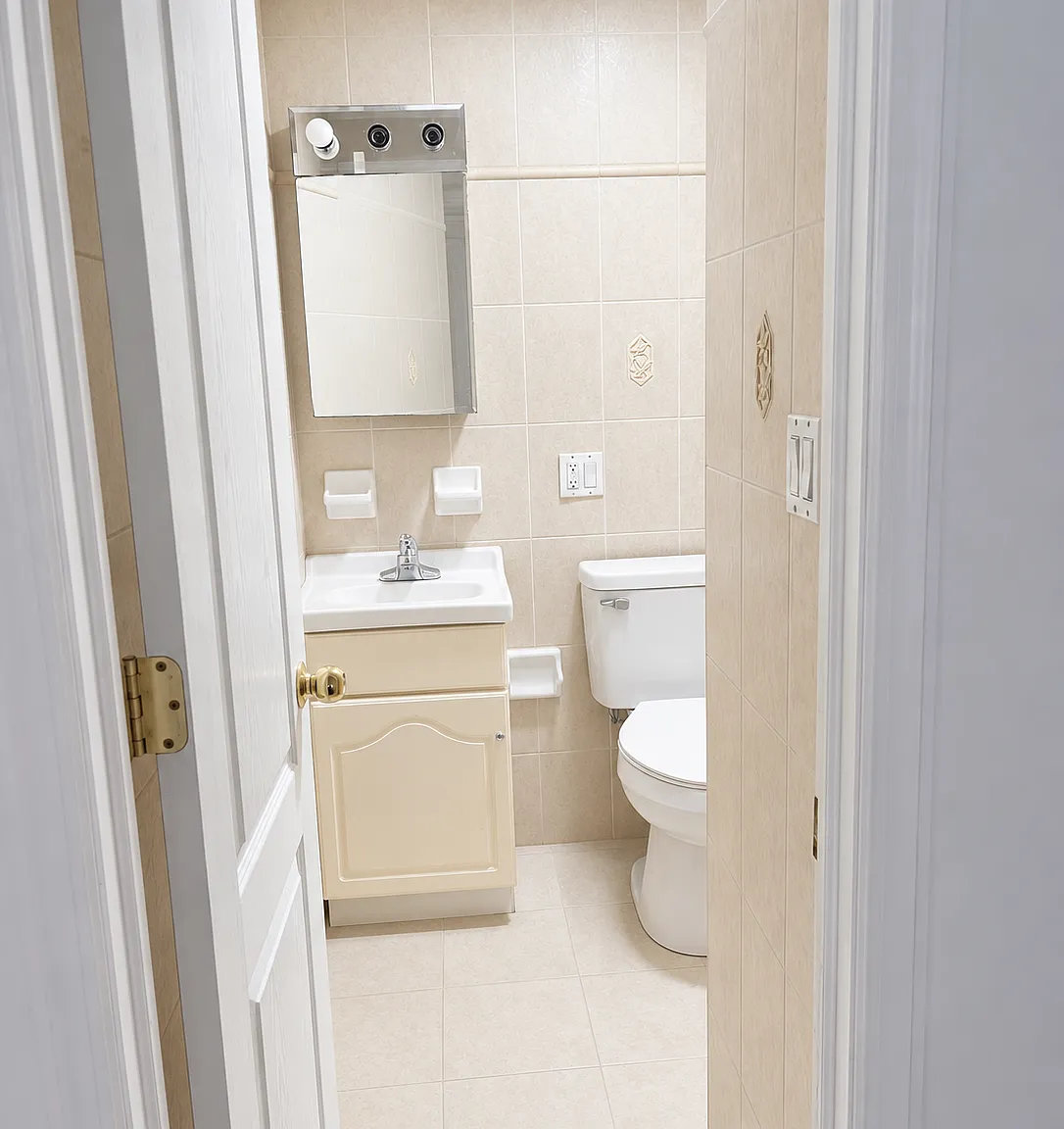 3 bed, 1120 sqft, $3,500 — Photo 1