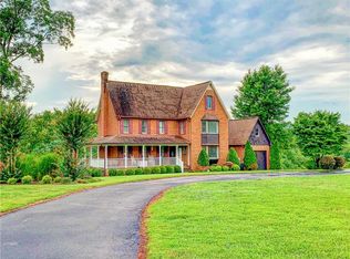 351 Chalmers Mountain Rd, Walhalla, SC 29691