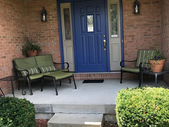 2nd image of 6843 Grimsby Ln