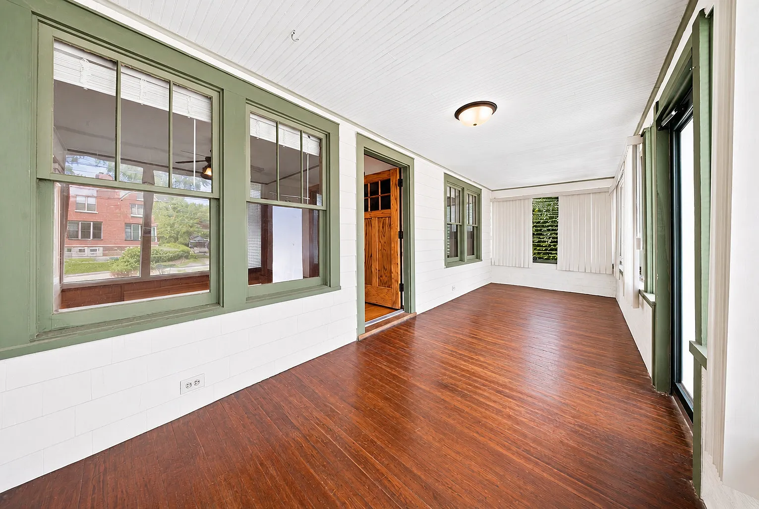 30 S Commonwealth Ave — Photo 3