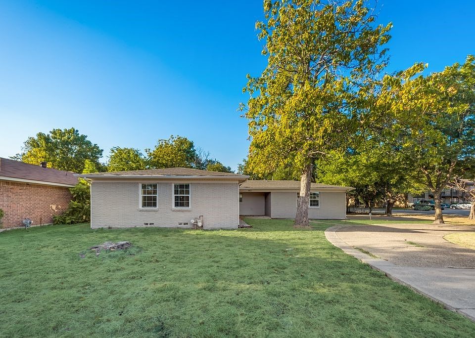 1st image of 411 Longworth Blvd