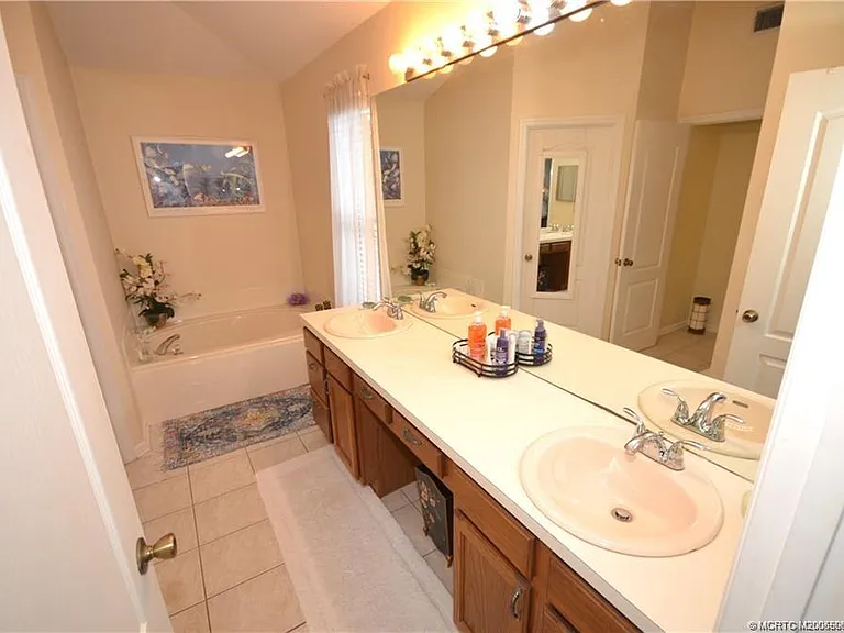 753 NW Waterlily Pl — Photo 11
