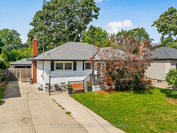 2nd image of 15 Duncan Dr