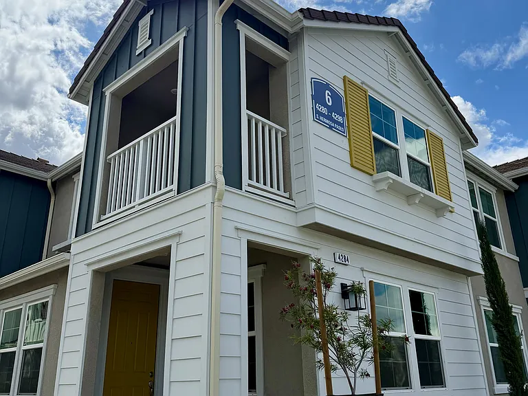 4284 S Hermosa Paseo — Photo 1