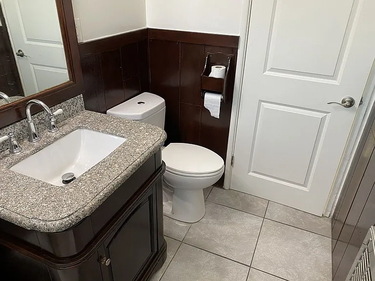 7810 Wilkinson Ave — Photo 5
