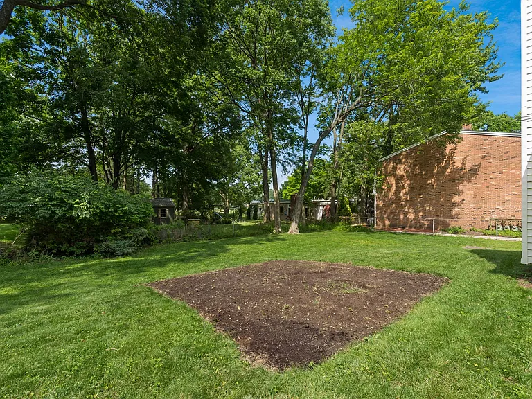 100 E Dublin Granville Rd #1 — Photo 28